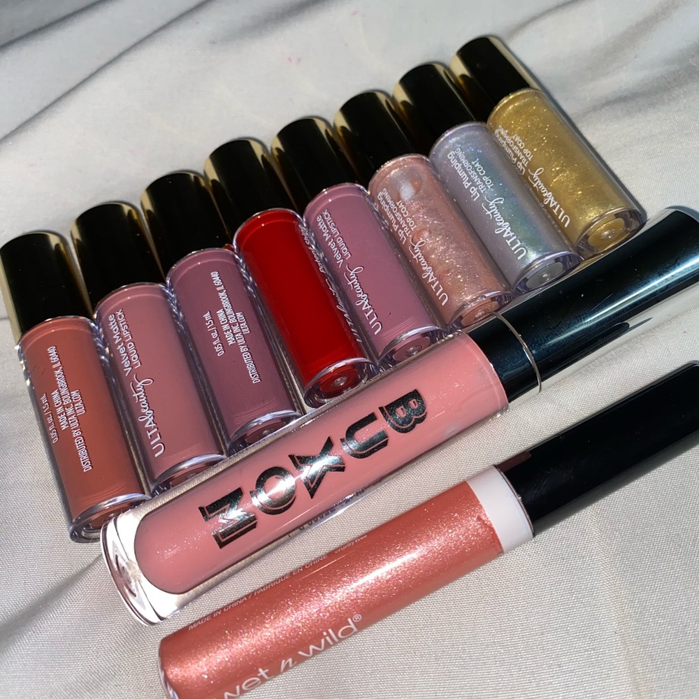 Lip gloss and lip stick bundle